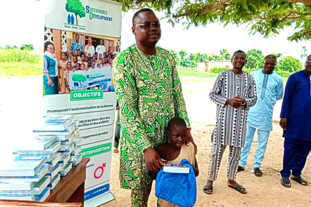 4ème Édition de la campagne de distribution de fournitures scolaires à Banikoara
